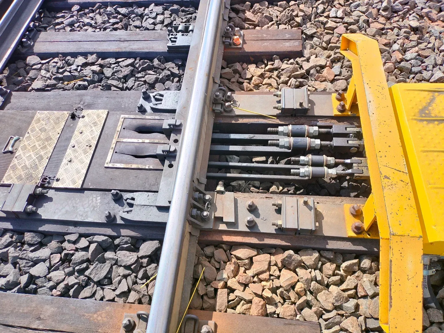 Rail Off Oy rautatieinfran asiantuntija palveluksessasi koko Suomessa.