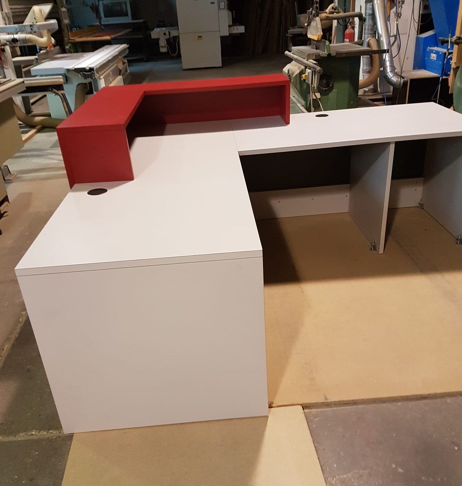 Banco accettazione legno artigianale - Falegnameria Brioschi - Costruzioni in legno Lugano