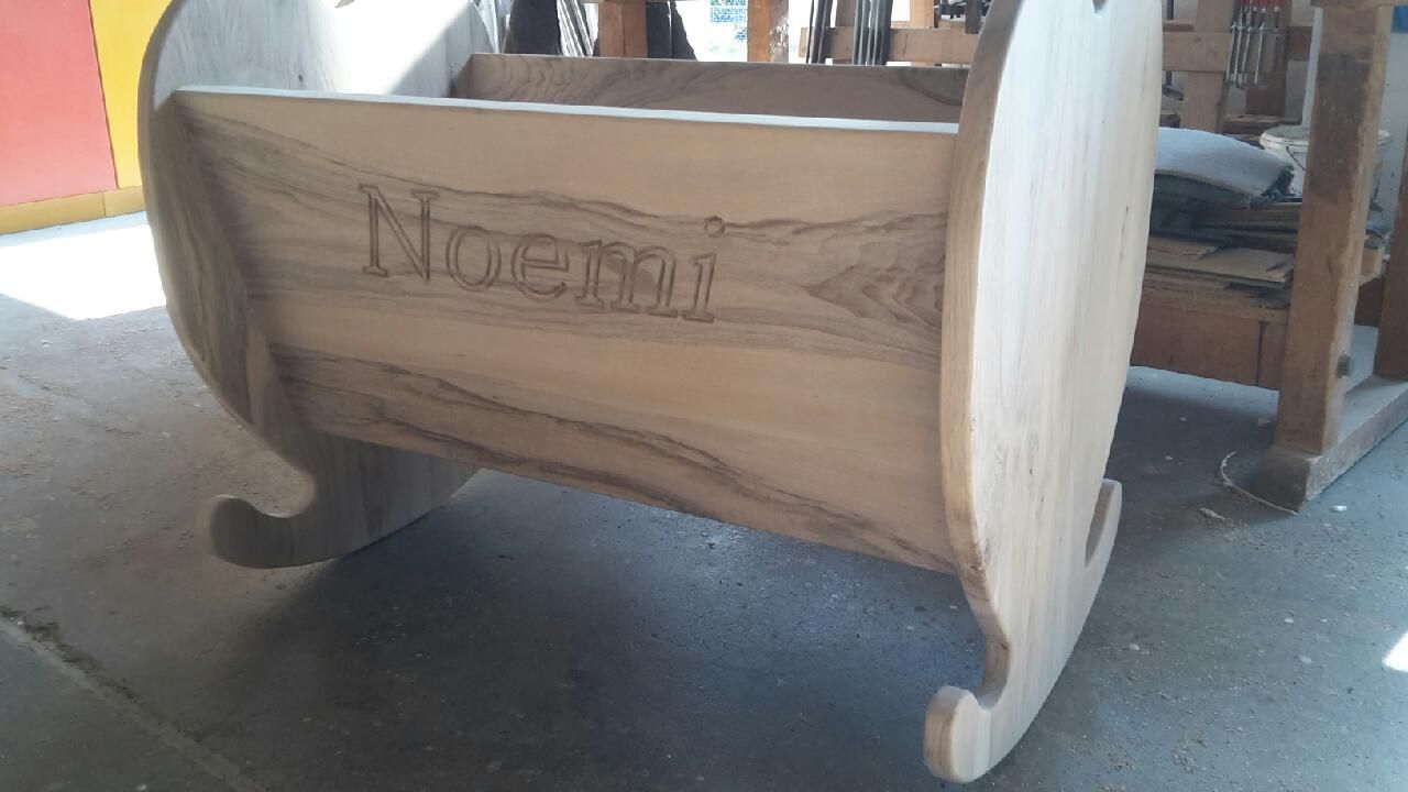 Culla personalizzata legno - Falegnameria Brioschi - Costruzioni in legno Lugano
