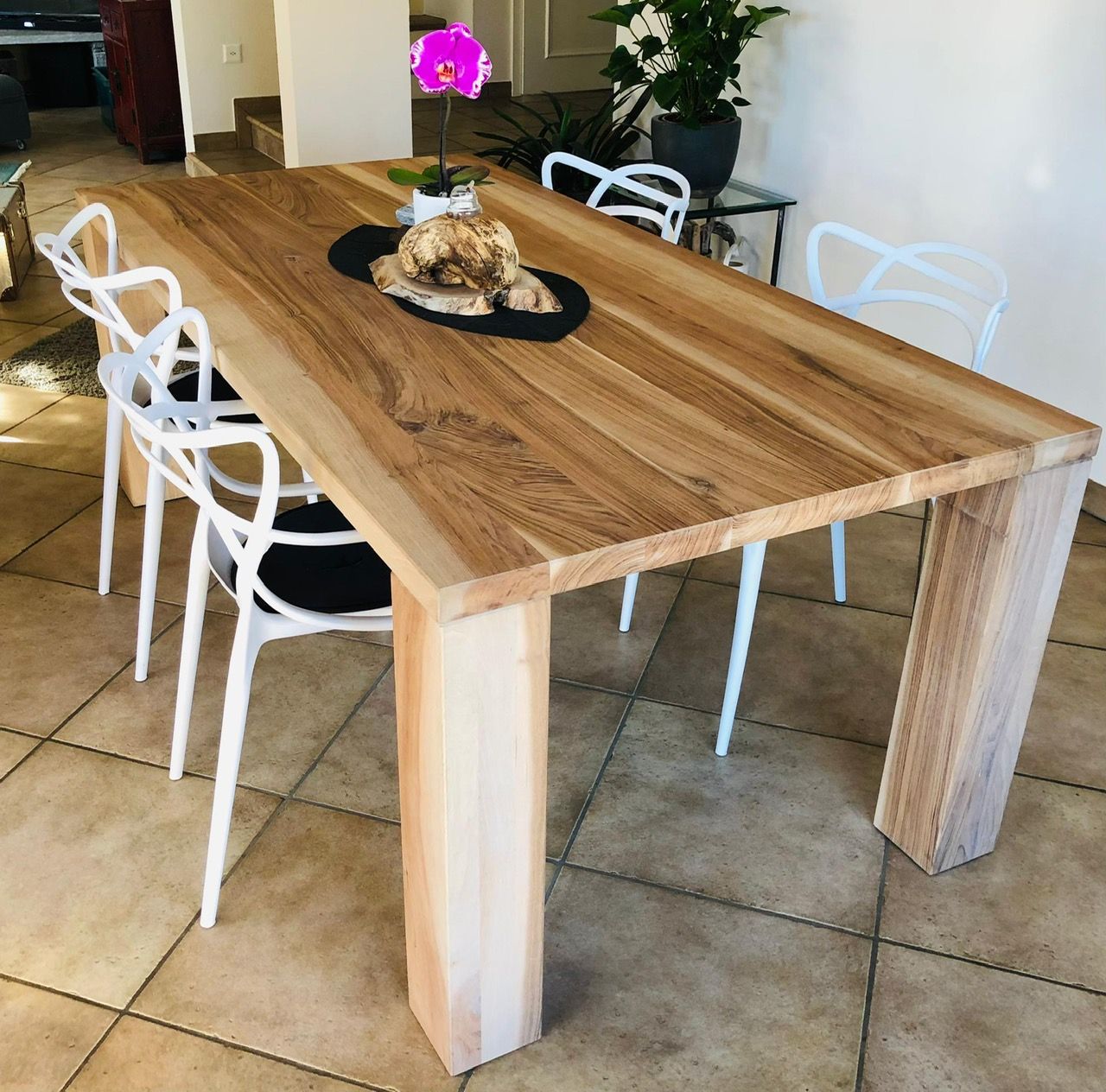 Tavolo in noce - Falegnameria Brioschi - Costruzioni in legno Lugano