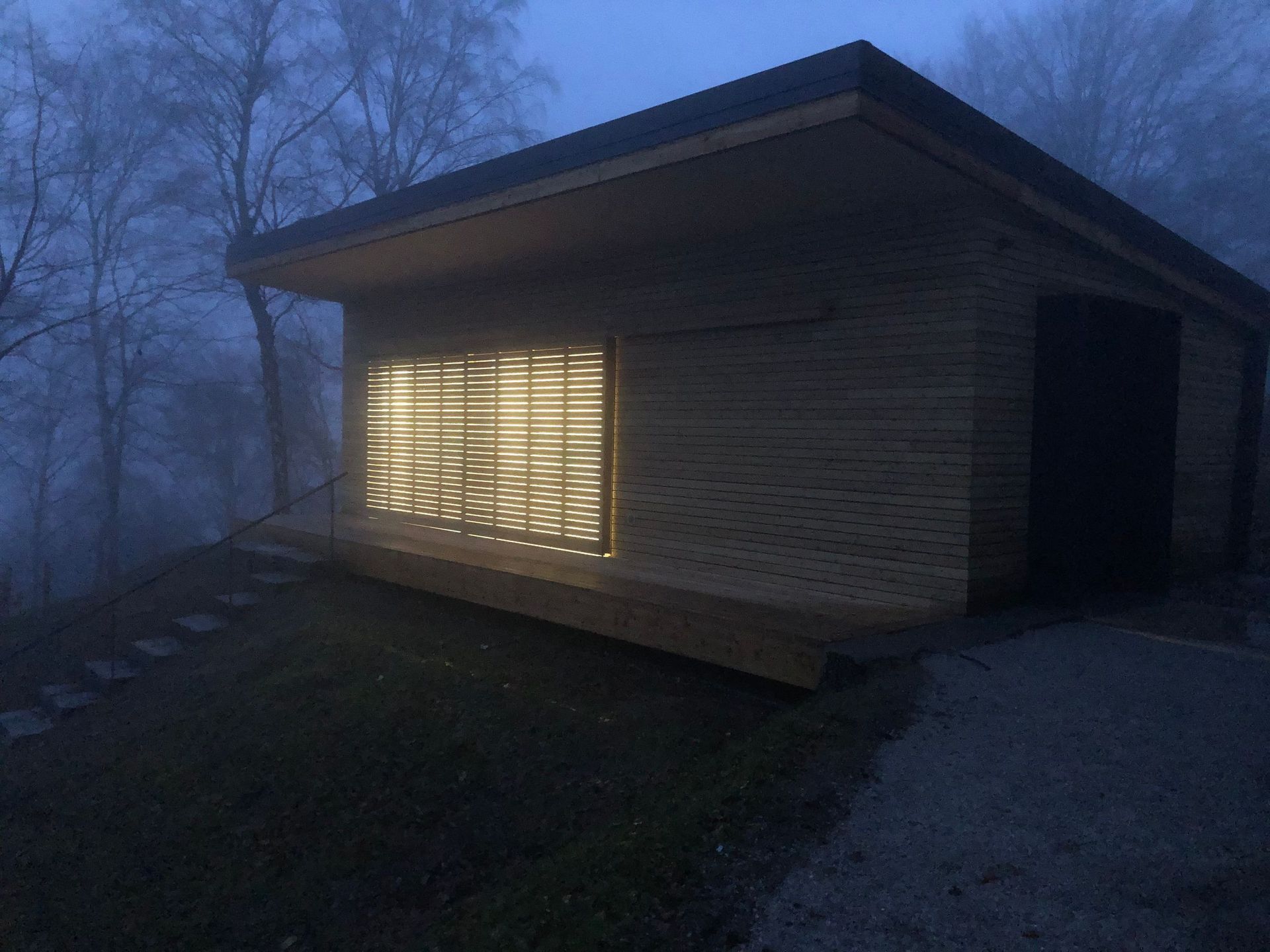 ValeggiaPanzera e associati Sagl - istituto di credito Lugano - Architettura, studi · Architettura d'interni - Collaboratore esterno Giovanni Rizzi - Industriale Mendrisio - Design industriale, design del prodotto · Progettazione architettonica - Lugano - Ticino