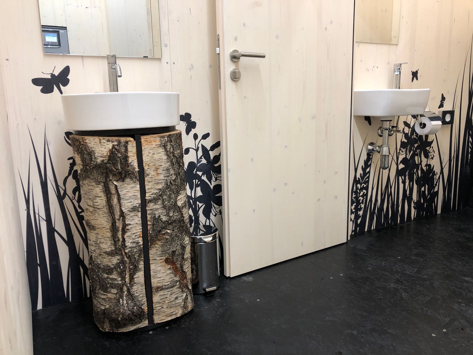 ValeggiaPanzera e associati Sagl - istituto di credito Lugano - Architettura, studi · Architettura d'interni - Collaboratore esterno Giovanni Rizzi - Industriale Mendrisio - Design industriale, design del prodotto · Progettazione architettonica - Lugano - Ticino