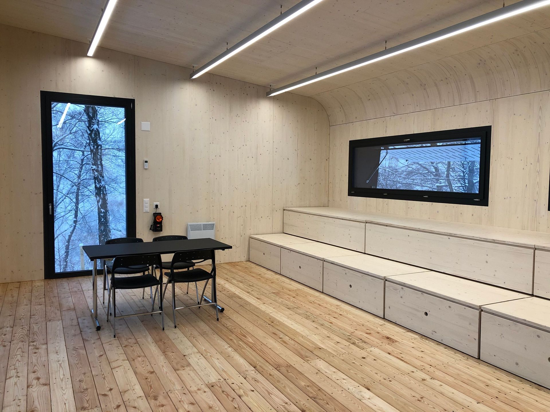 ValeggiaPanzera e associati Sagl - istituto di credito Lugano - Architettura, studi · Architettura d'interni - Collaboratore esterno Giovanni Rizzi - Industriale Mendrisio - Design industriale, design del prodotto · Progettazione architettonica - Lugano - Ticino