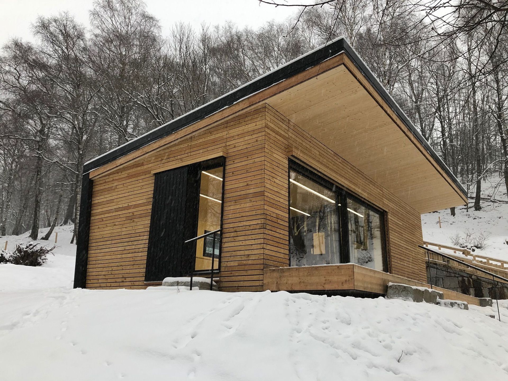 ValeggiaPanzera e associati Sagl - istituto di credito Lugano - Architettura, studi · Architettura d'interni - Collaboratore esterno Giovanni Rizzi - Industriale Mendrisio - Design industriale, design del prodotto · Progettazione architettonica - Lugano - Ticino