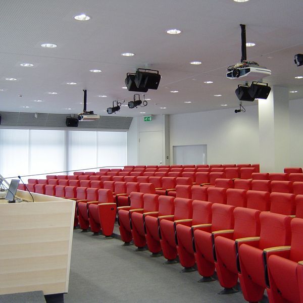 ValeggiaPanzera e associati Sagl - istituto di credito Lugano - Architettura, studi · Architettura d'interni - Collaboratore esterno Giovanni Rizzi - Industriale Mendrisio - Design industriale, design del prodotto · Progettazione architettonica - Lugano - Ticino