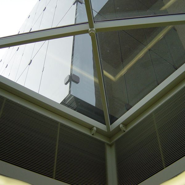 ValeggiaPanzera e associati Sagl - istituto di credito Lugano - Architettura, studi · Architettura d'interni - Collaboratore esterno Giovanni Rizzi - Industriale Mendrisio - Design industriale, design del prodotto · Progettazione architettonica - Lugano - Ticino