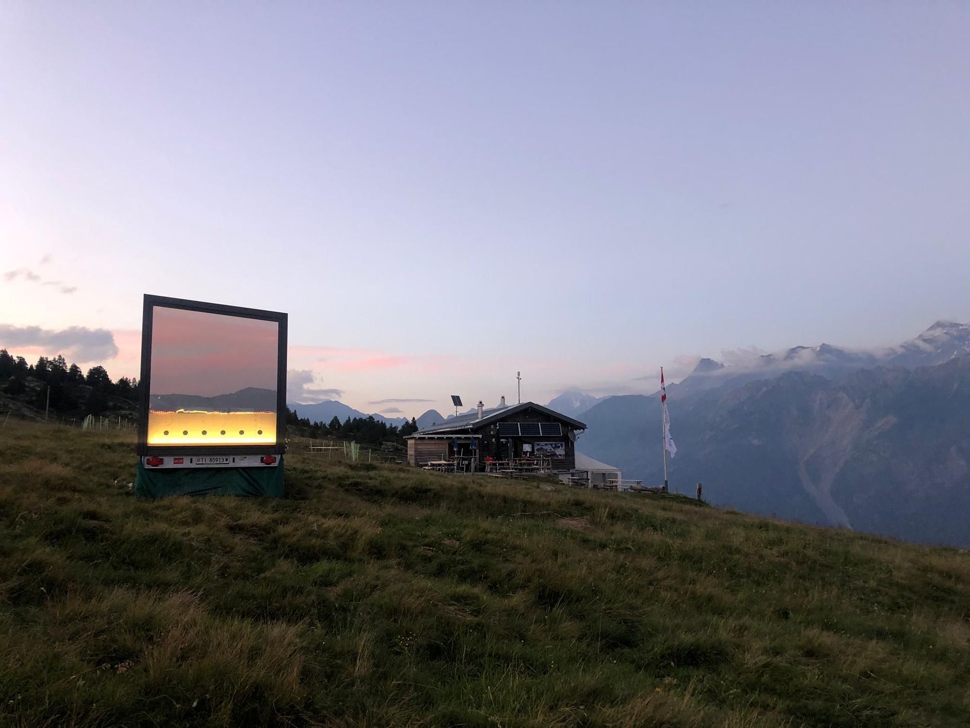 ValeggiaPanzera e associati Sagl - istituto di credito Lugano - Architettura, studi · Architettura d'interni - Collaboratore esterno Giovanni Rizzi - Industriale Mendrisio - Design industriale, design del prodotto · Progettazione architettonica - Lugano - Ticino