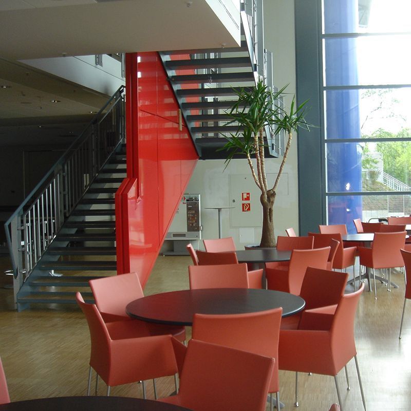 ValeggiaPanzera e associati Sagl - istituto di credito Lugano - Architettura, studi · Architettura d'interni - Collaboratore esterno Giovanni Rizzi - Industriale Mendrisio - Design industriale, design del prodotto · Progettazione architettonica - Lugano - Ticino