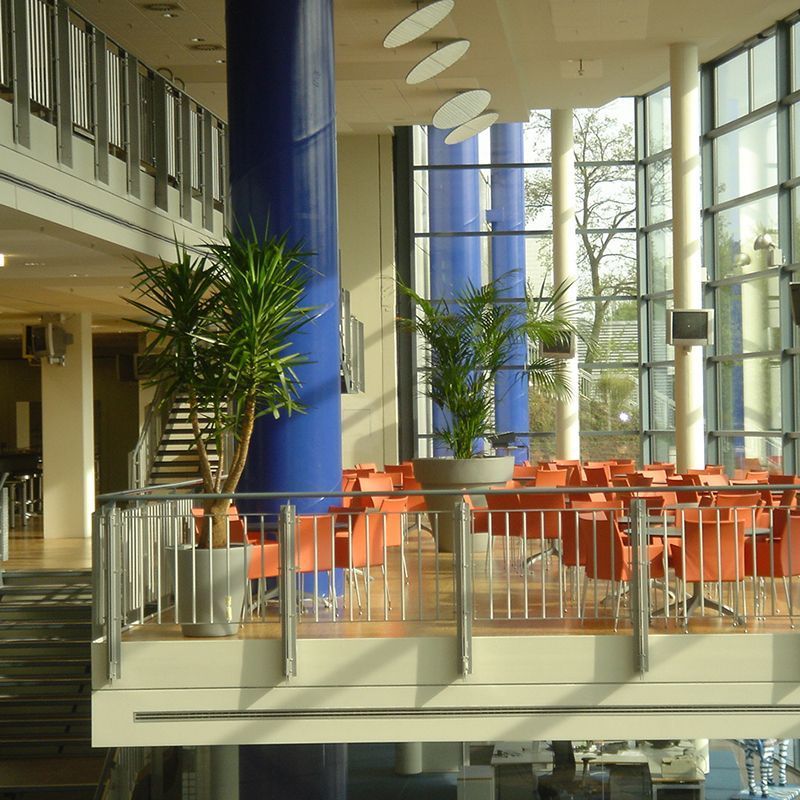 ValeggiaPanzera e associati Sagl - istituto di credito Lugano - Architettura, studi · Architettura d'interni - Collaboratore esterno Giovanni Rizzi - Industriale Mendrisio - Design industriale, design del prodotto · Progettazione architettonica - Lugano - Ticino