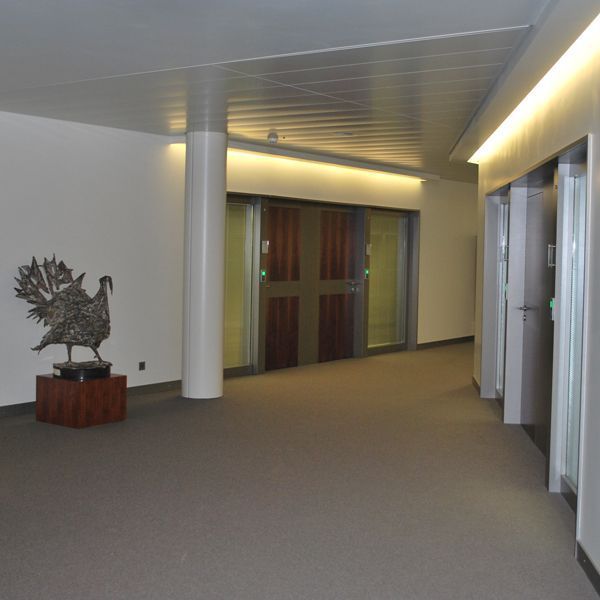 ValeggiaPanzera e associati Sagl - istituto di credito Lugano - Architettura, studi · Architettura d'interni - Collaboratore esterno Giovanni Rizzi - Industriale Mendrisio - Design industriale, design del prodotto · Progettazione architettonica - Lugano - Ticino