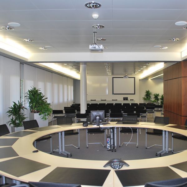 ValeggiaPanzera e associati Sagl - istituto di credito Lugano - Architettura, studi · Architettura d'interni - Collaboratore esterno Giovanni Rizzi - Industriale Mendrisio - Design industriale, design del prodotto · Progettazione architettonica - Lugano - Ticino