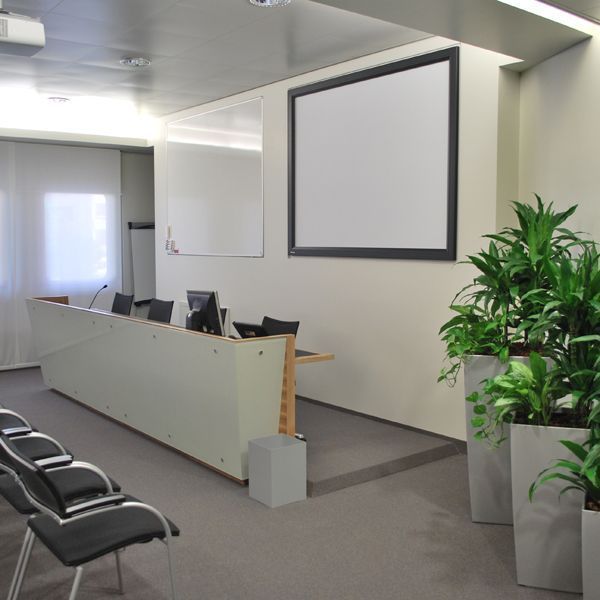 ValeggiaPanzera e associati Sagl - istituto di credito Lugano - Architettura, studi · Architettura d'interni - Collaboratore esterno Giovanni Rizzi - Industriale Mendrisio - Design industriale, design del prodotto · Progettazione architettonica - Lugano - Ticino