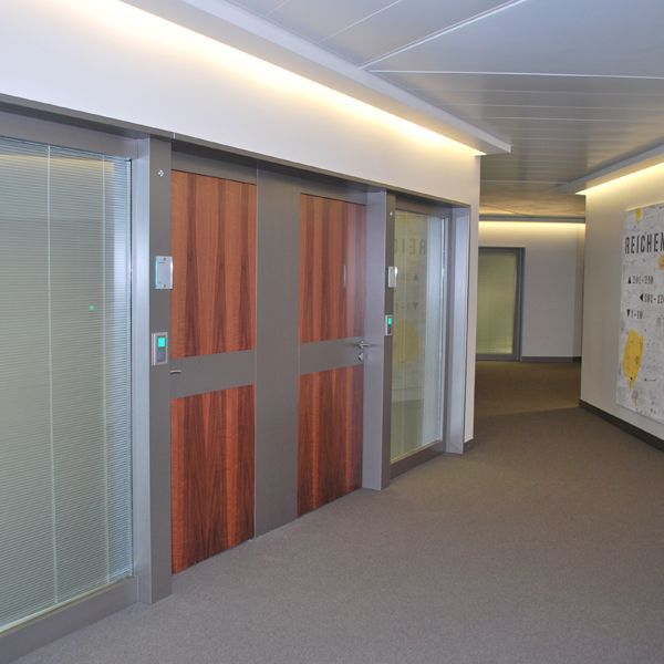 ValeggiaPanzera e associati Sagl - istituto di credito Lugano - Architettura, studi · Architettura d'interni - Collaboratore esterno Giovanni Rizzi - Industriale Mendrisio - Design industriale, design del prodotto · Progettazione architettonica - Lugano - Ticino