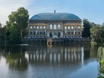 Außenaufnahme der Kunstsammlung K21 in Düsseldorf.