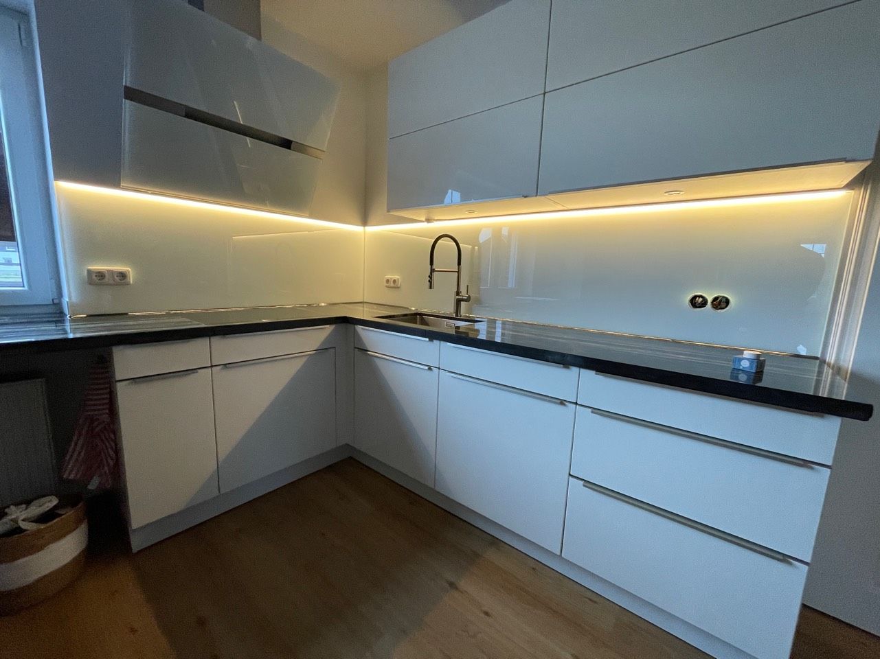 Küchenrückwand aus Glas