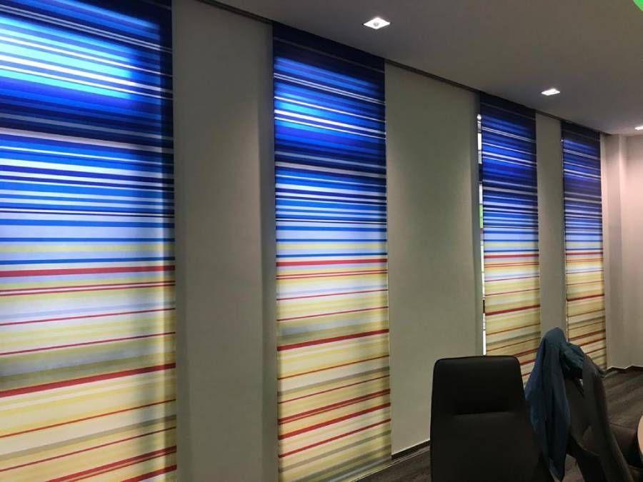 Konferenzraum mit einer Glasschiebetür