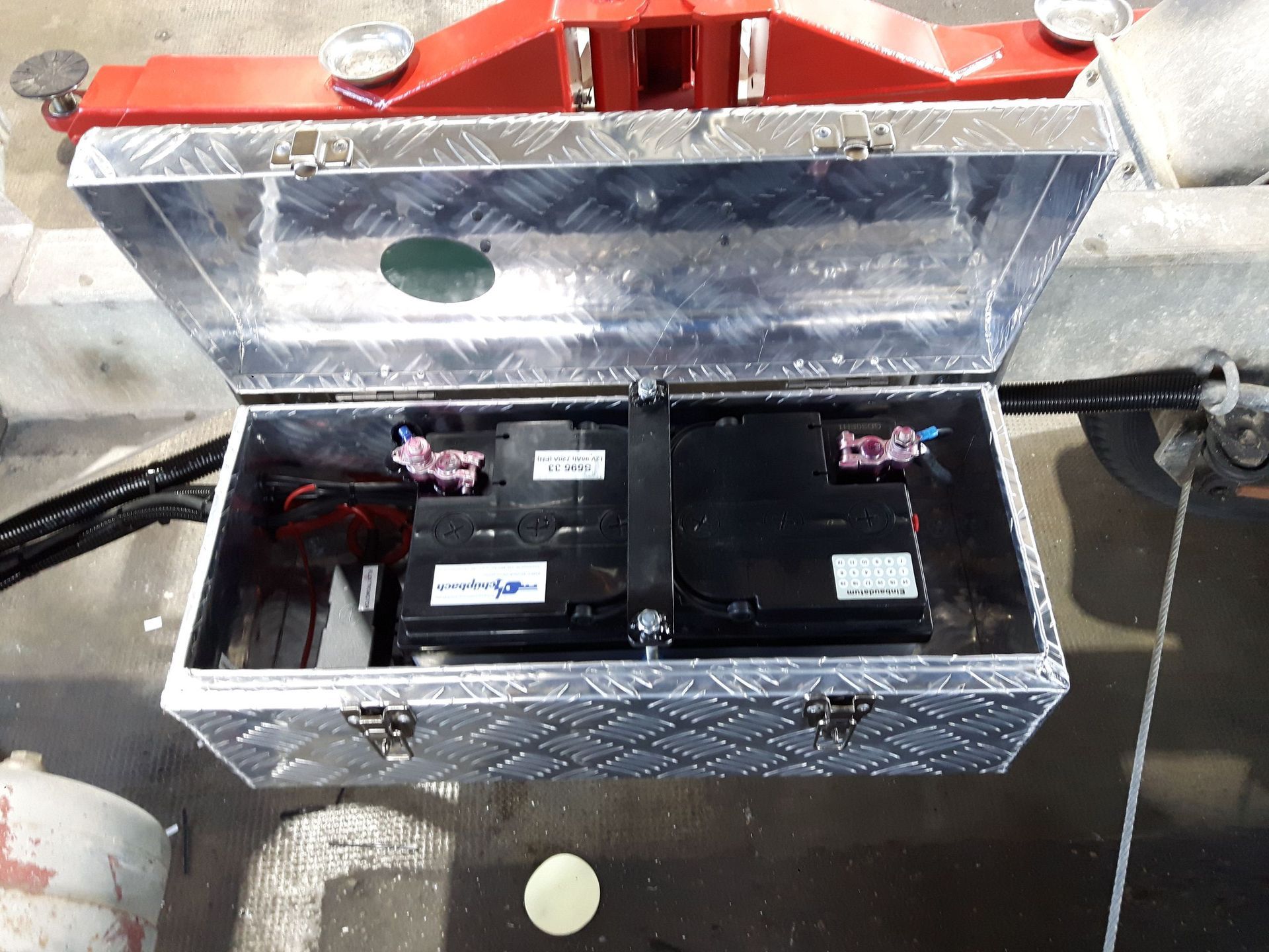 Batteriebox, Anhängerservice, Anhängerspezialist, Anhänger Langenthal, Anhänger Mittelland, Anhängerspezialist Oberaargau, Batteriestützpunkt Oberaargau, Batteriestützpunkt Langenthal
