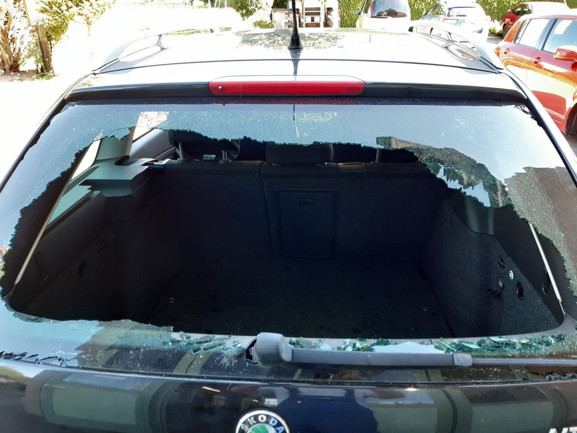 Glasservice am Auto, Autoscheiben ersetzen Aarwangen, Glasservice Oberaargau, Autoscheibe ersetzen Oberaargau, Glasservice Langenthal, Autoglas Langenthal, Nutzfahrzeugscheiben (5t) ersetzen Oberaargau