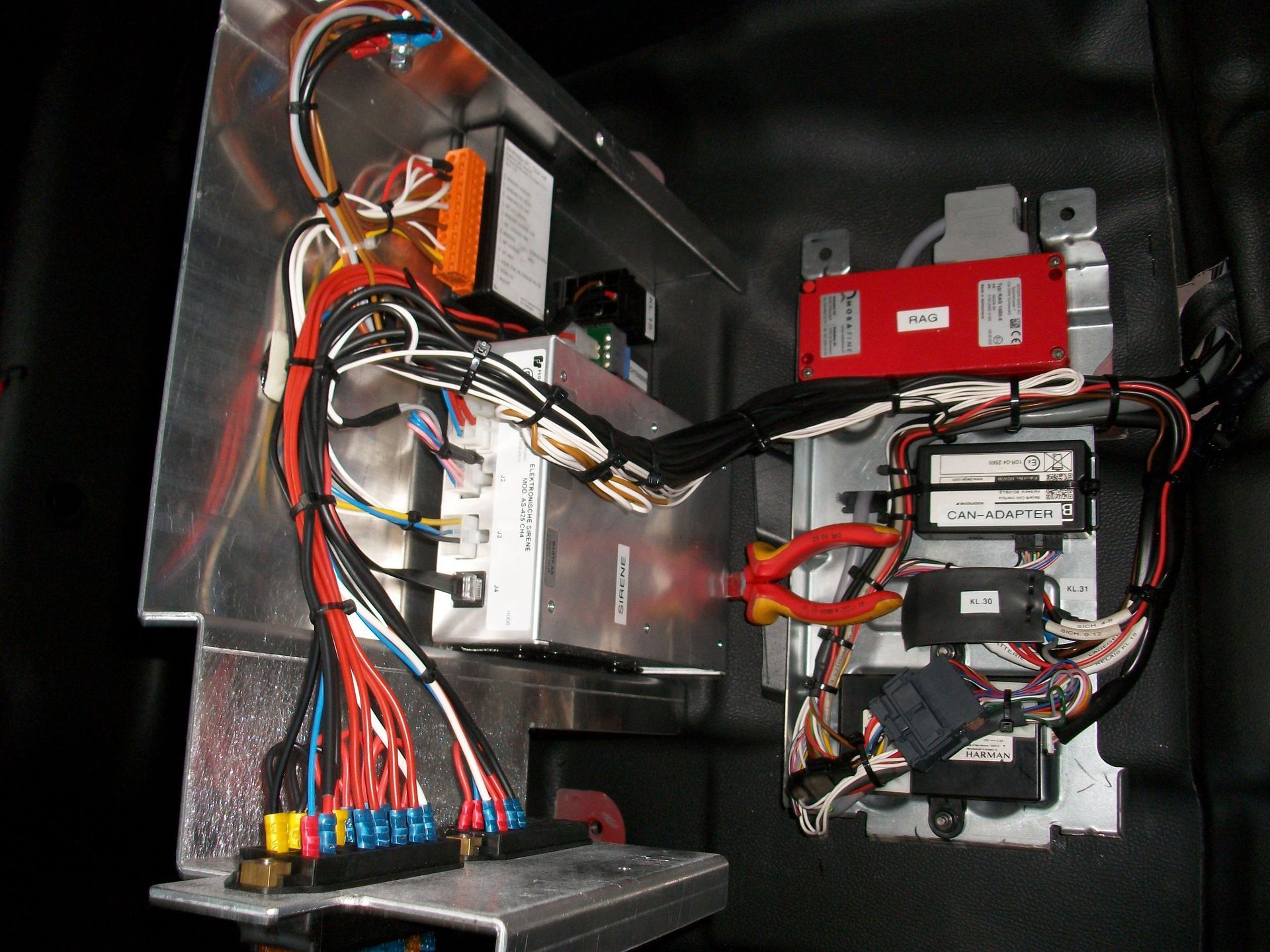 Fahrzeugelektrik, Entwicklung, Dokumentation