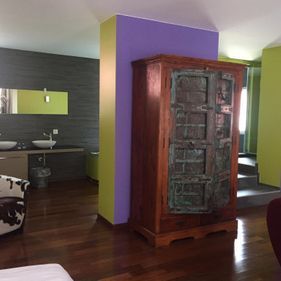 Armadio e bagno - Le suite al lago - Ristorante B&B Giardino