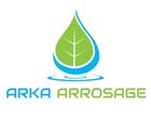 Logo pour Arka Arrosage, représentant une feuille verte à l'intérieur d'une goutte d'eau bleue, sur des ondulations bleues, et le nom en bleu et vert.
