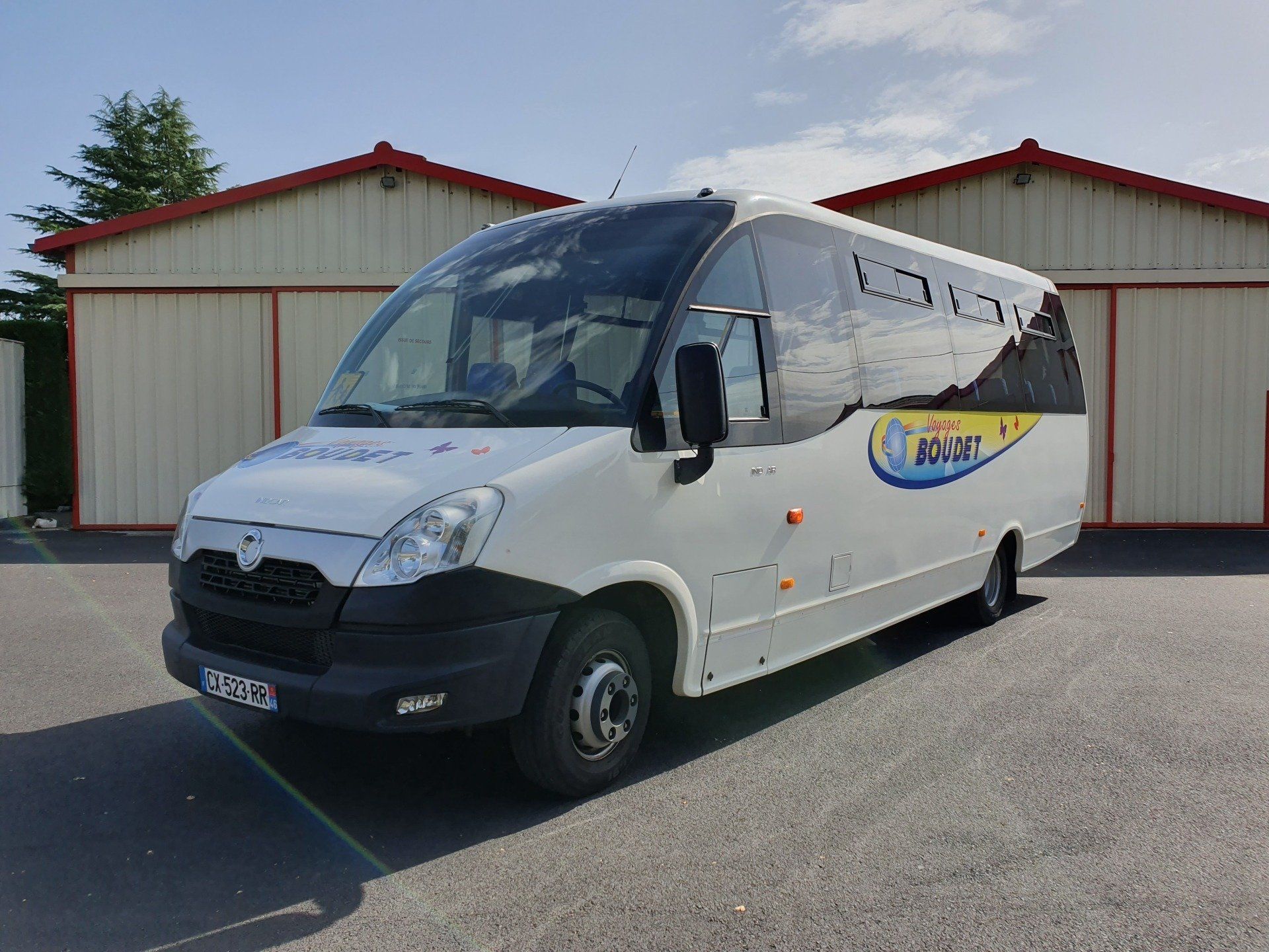 autobus à moyenne capacité