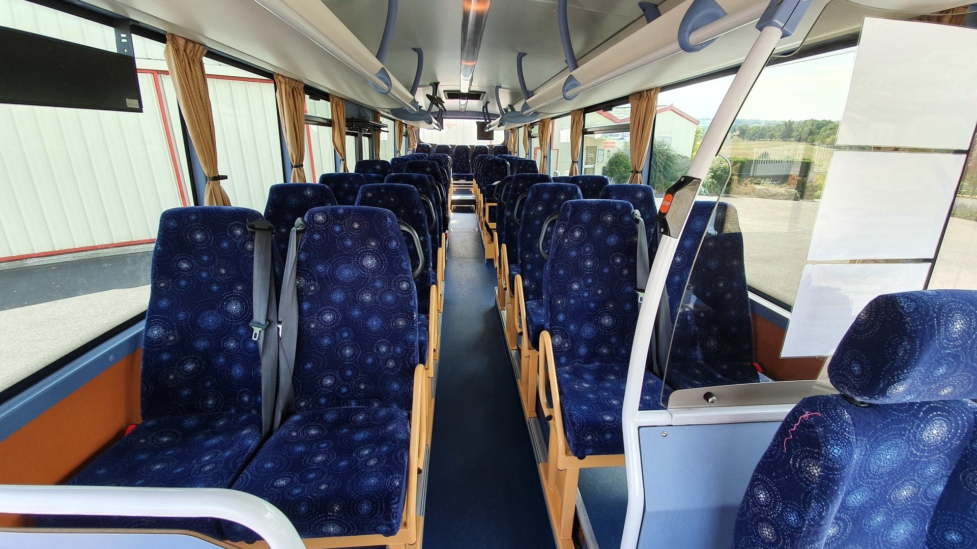 intérieur d'un autocar des transports boudet
