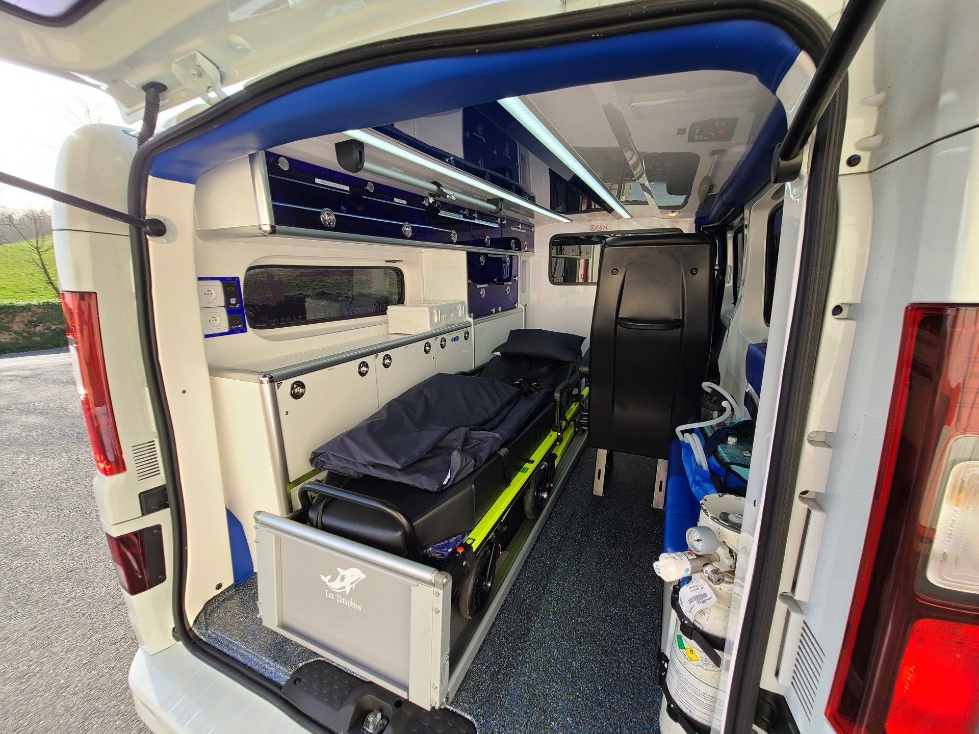 Intérieur véhicule ambulance