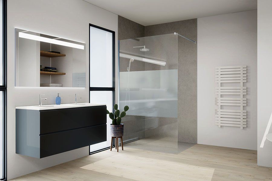 Salle d'eau moderne avec douche à l'italienne