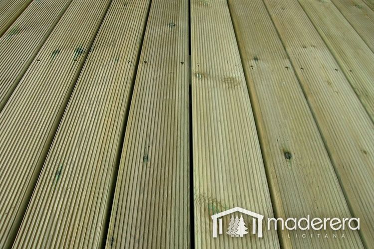 Una plataforma de madera con la palabra madera en la parte inferior