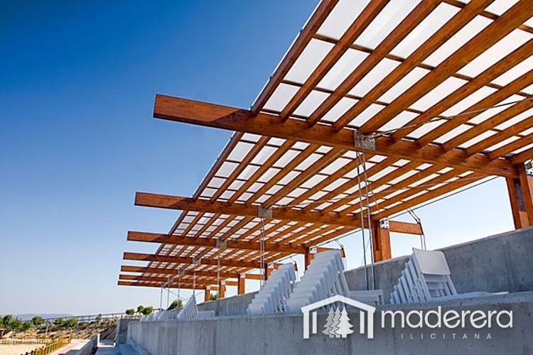 Una pérgola de madera con la palabra madera en la parte inferior.