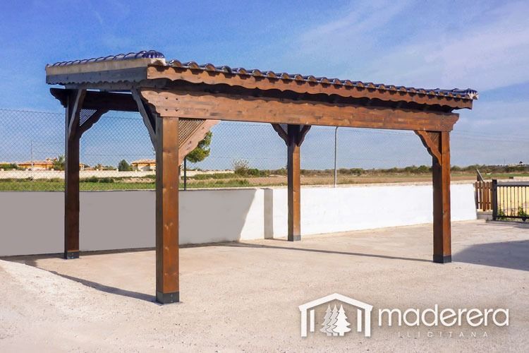 Una pérgola de madera con la palabra madera en la parte inferior.
