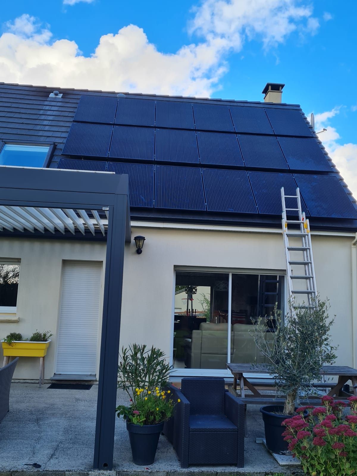 Panneaux en surimposition avec une pergola