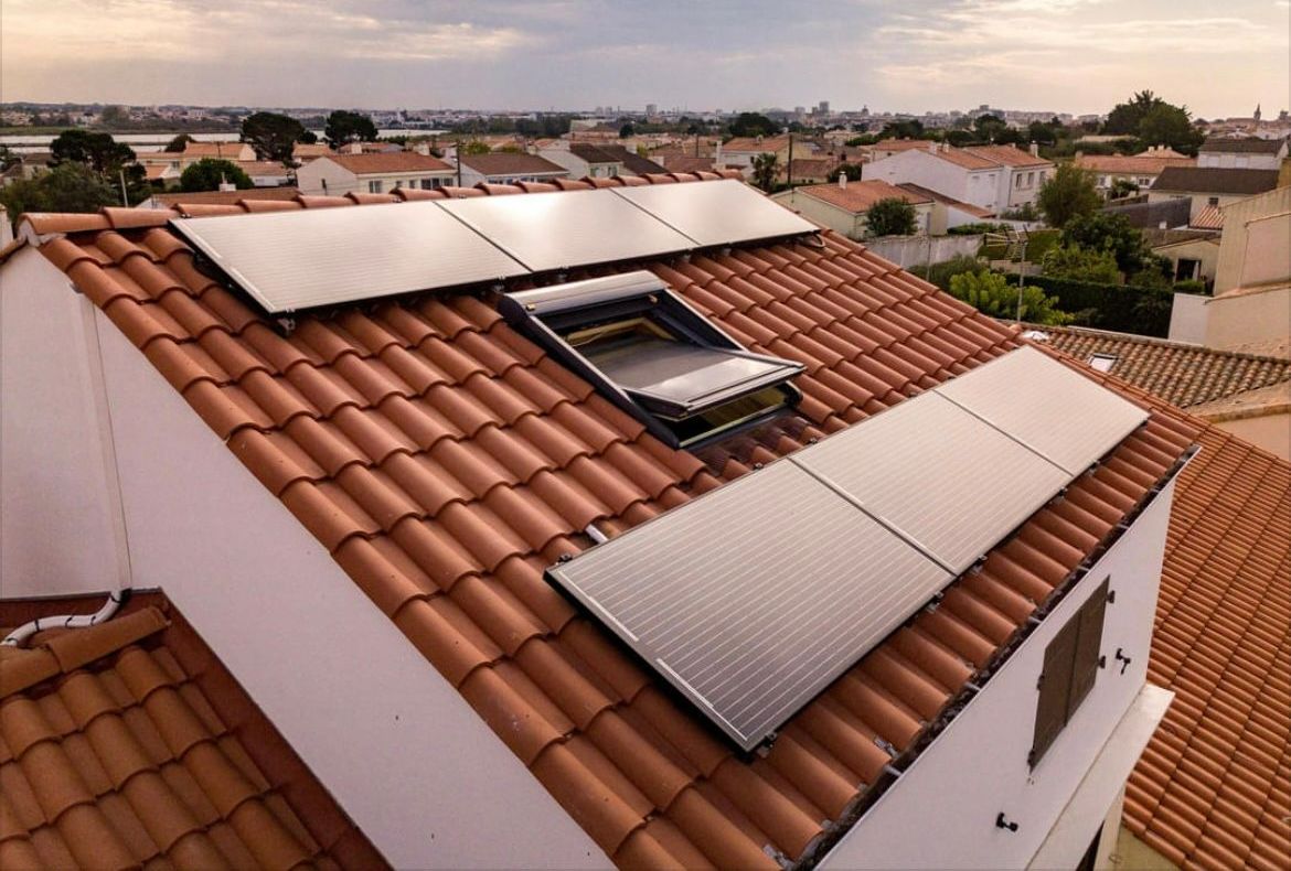 Pose en surimposition sur des tuiles mécaniques