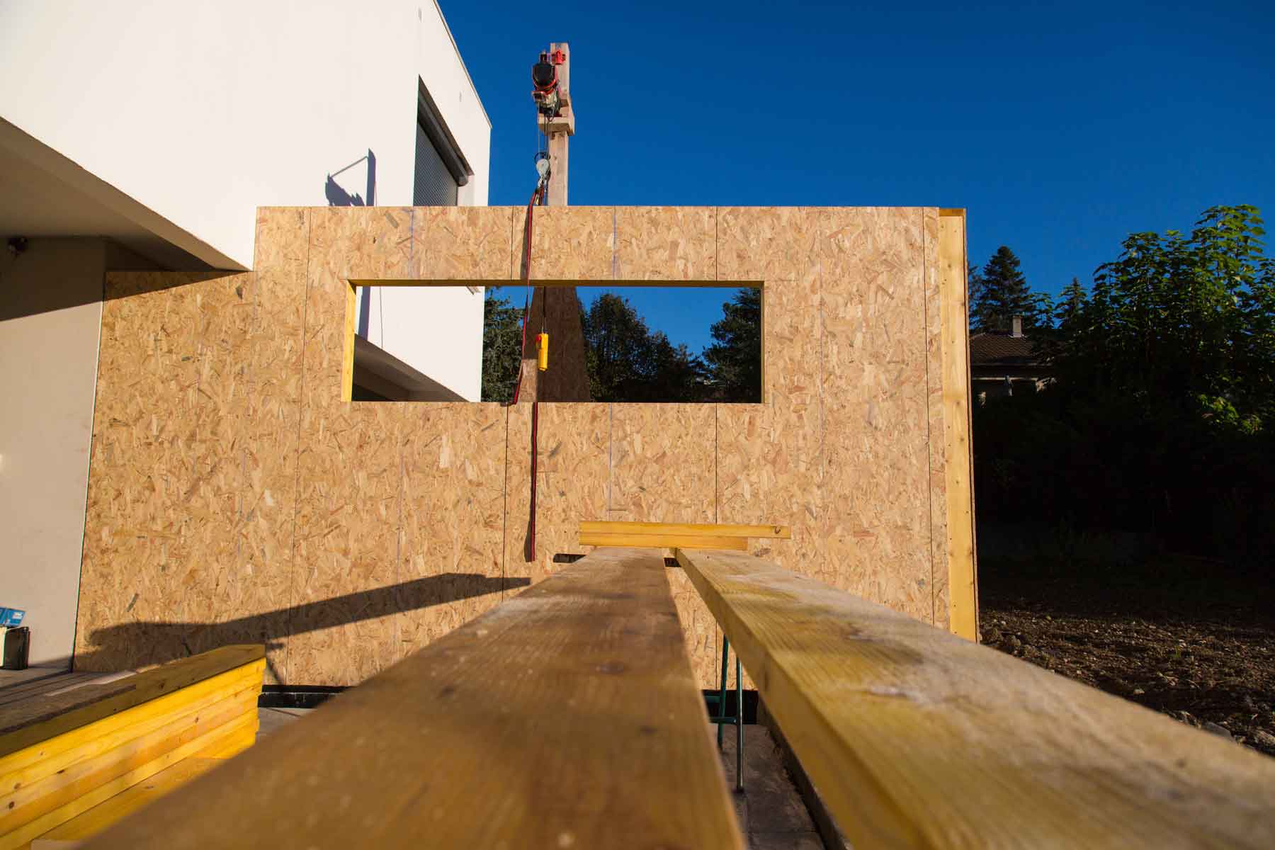Mise en place de l'extension d'une maison en bois