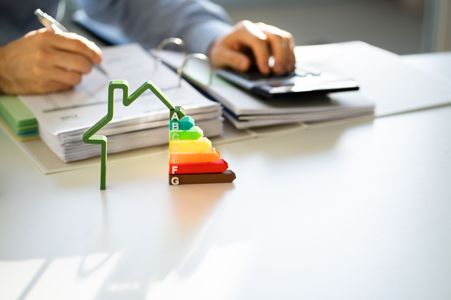 Ravaleur sur un échafaudage