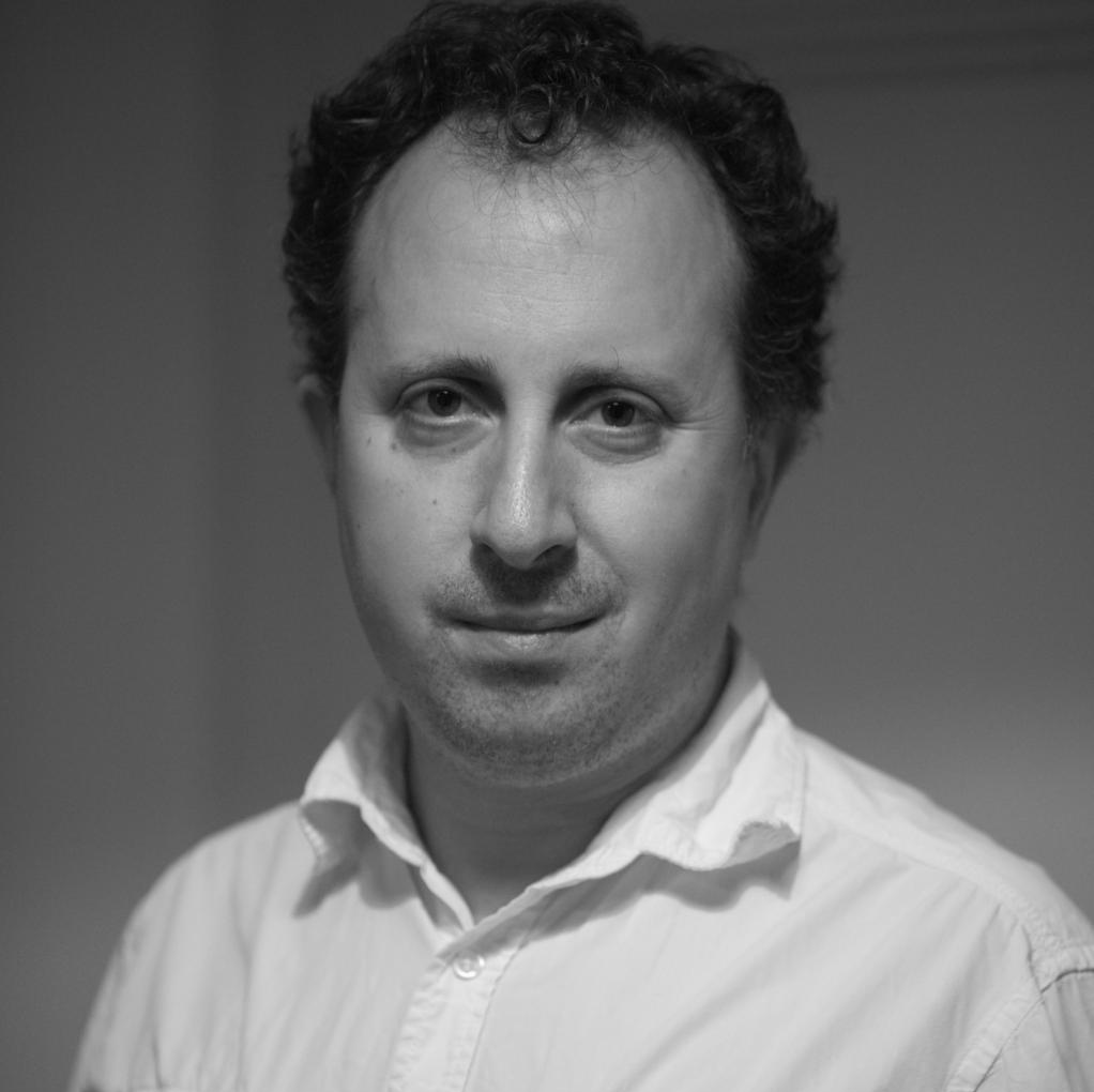 Photo noir et blanc d'un architecte