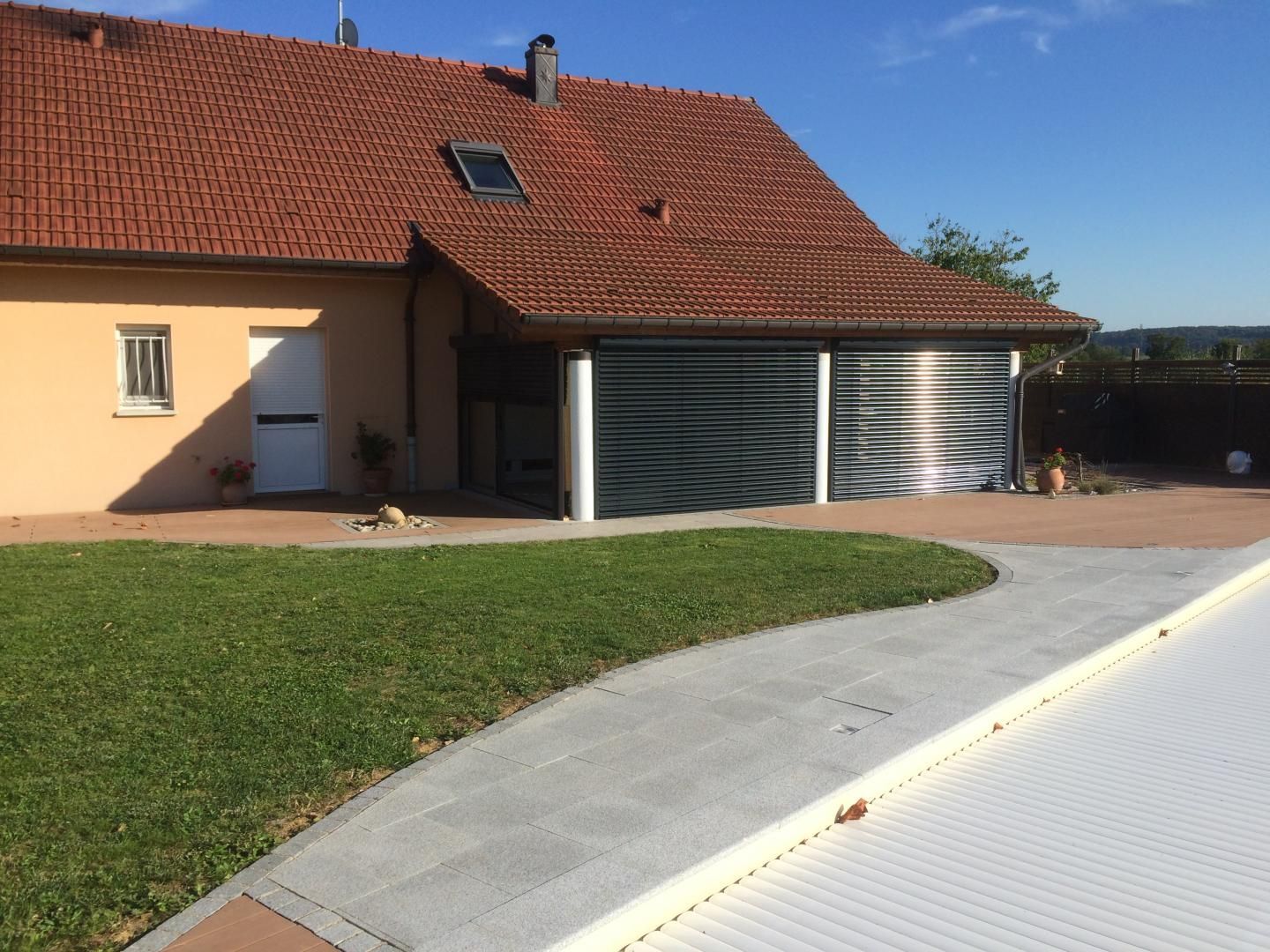 Des volets extérieurs.