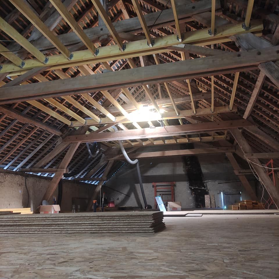 Détails intérieur d'une charpente rénovée