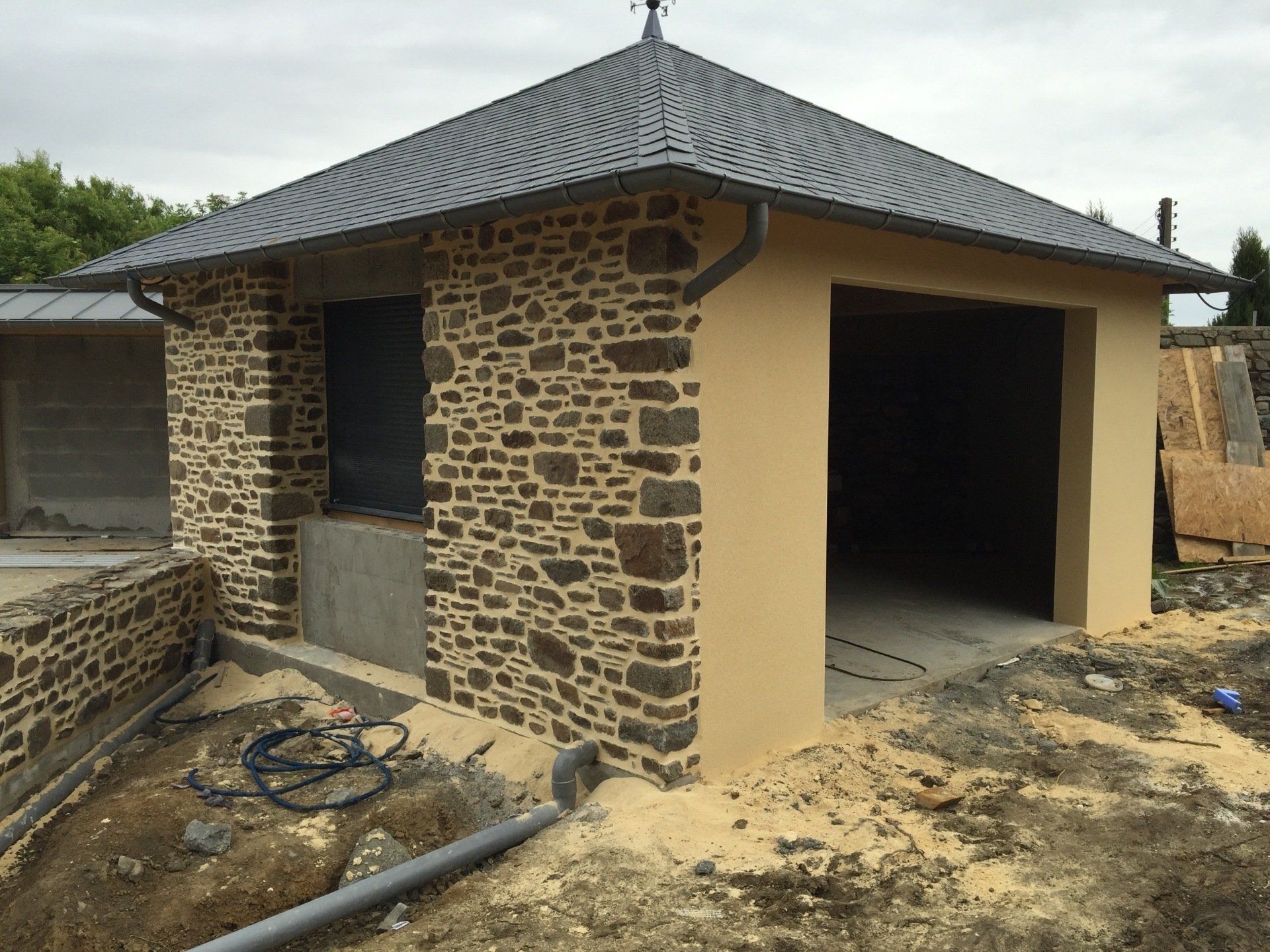 Garage en joints de pierre