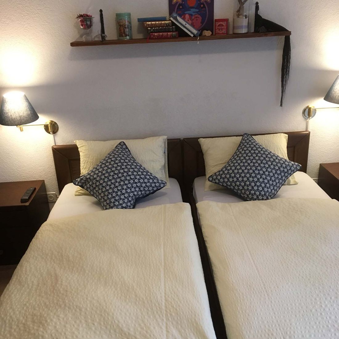 Zimmer mit Lichtkette | Hotel Al Boccalino | Zimmer mit Balkon, Familienzimmer, hundefreundlich, am Luganersee | Melide, Tessin