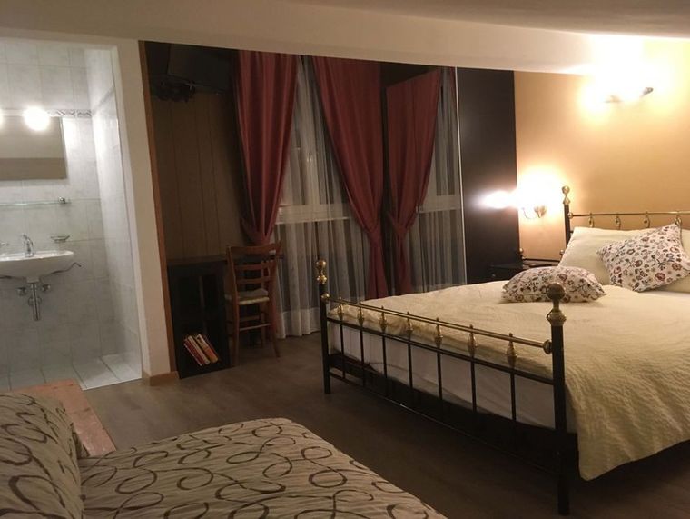 Zimmer | Hotel Al Boccalino | Zimmer mit Balkon, Familienzimmer, hundefreundlich, am Luganersee | Melide, Tessin