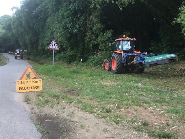 Fauchage en bord de route