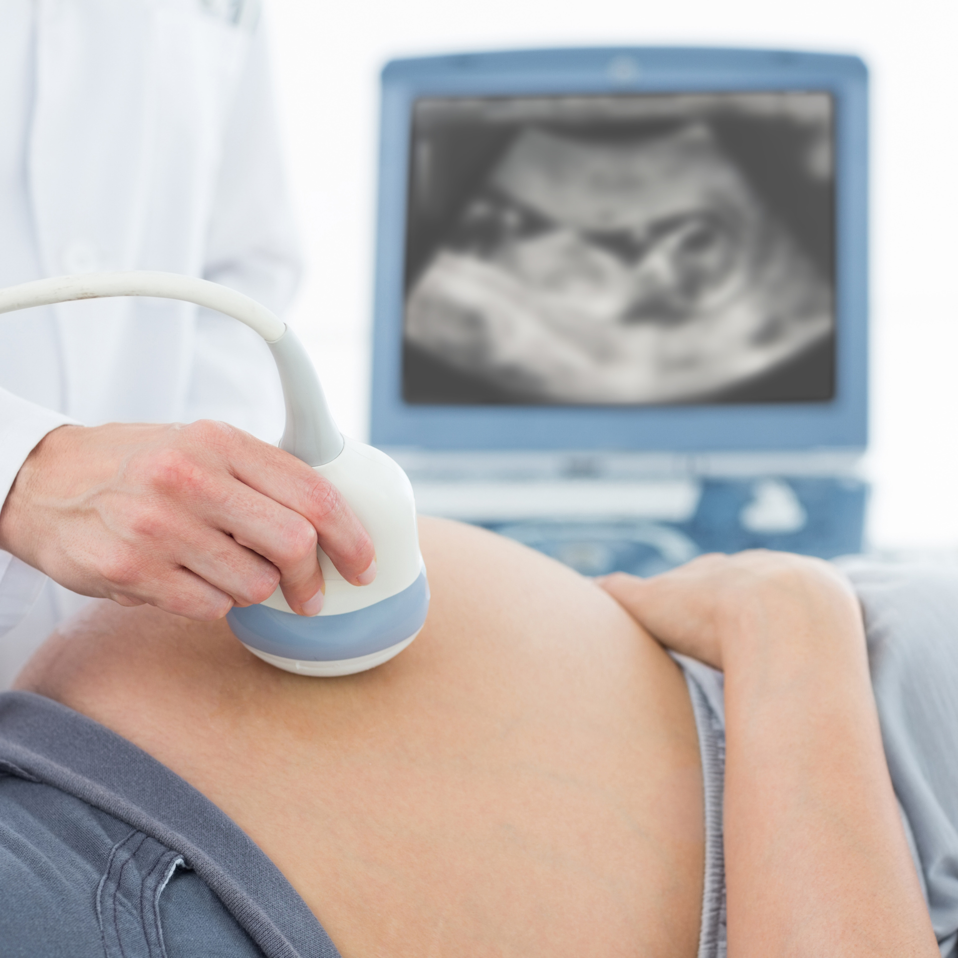 عيادة التوليد و أمراض النساء في عيادات فاميلي كير