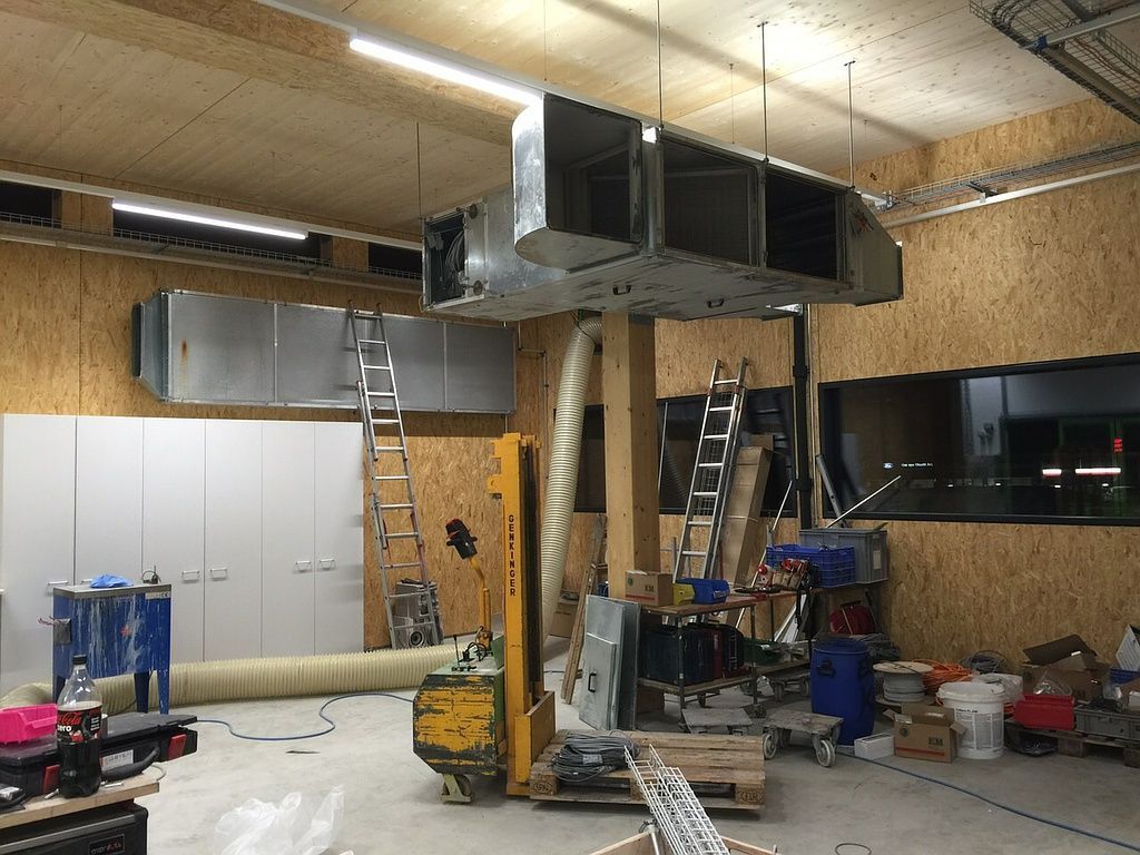 Gezügelte und modifizierte Anlage