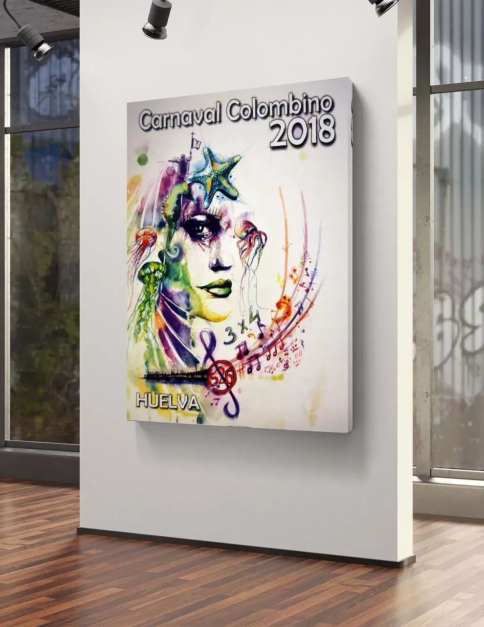 Un cuadro del rostro de una mujer está colgado en una pared.