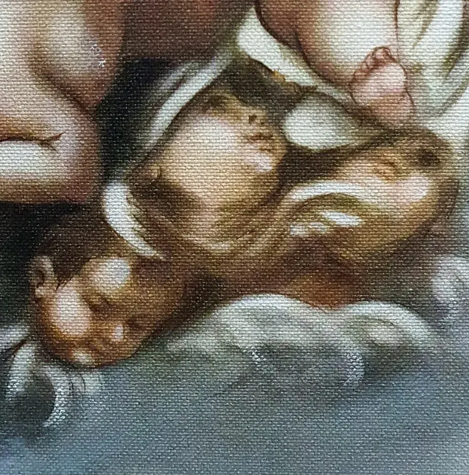 Un primer plano de una pintura de una mujer sosteniendo un bebé.