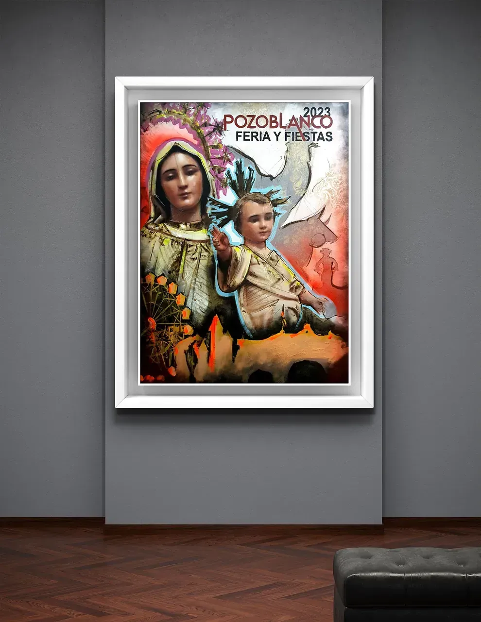 Una fotografía enmarcada de una mujer sosteniendo un bebé está colgada en una pared.