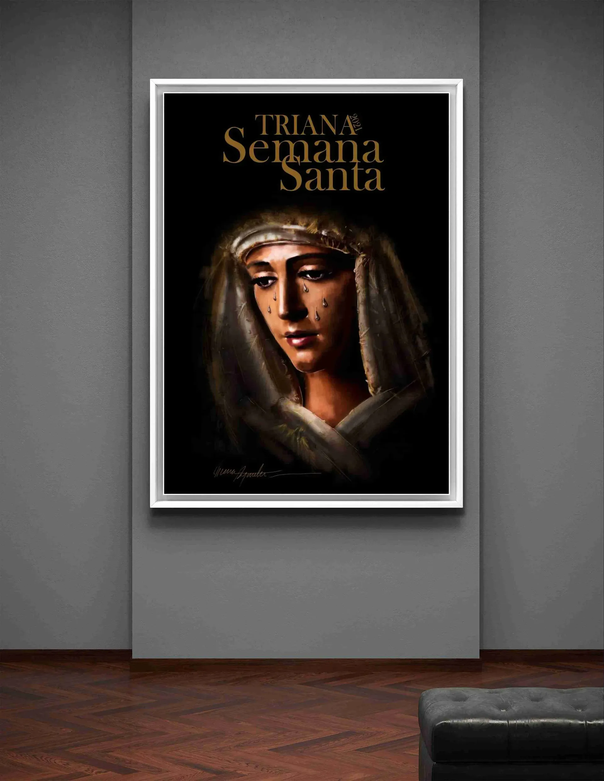 Una fotografía enmarcada de una mujer con las palabras Triana Semana Santa en ella.