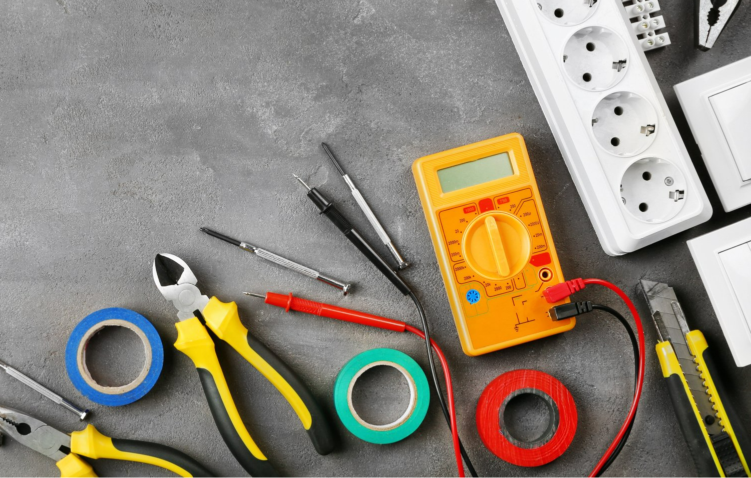 Outils pour les travaux d'électricité